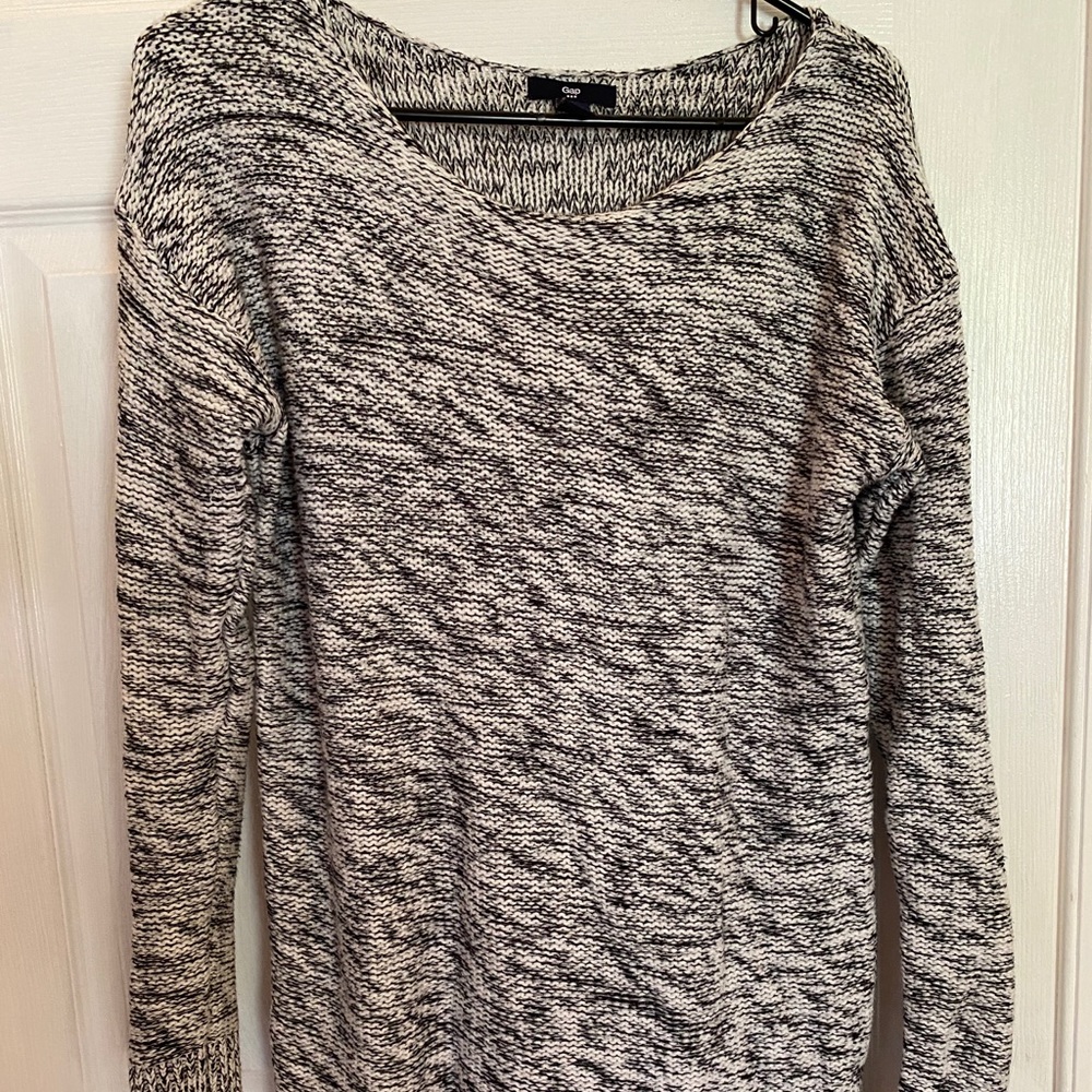 Gap Black and White Sweater